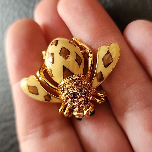 Joan Rivers Jewelry - Joan Rivers brooch